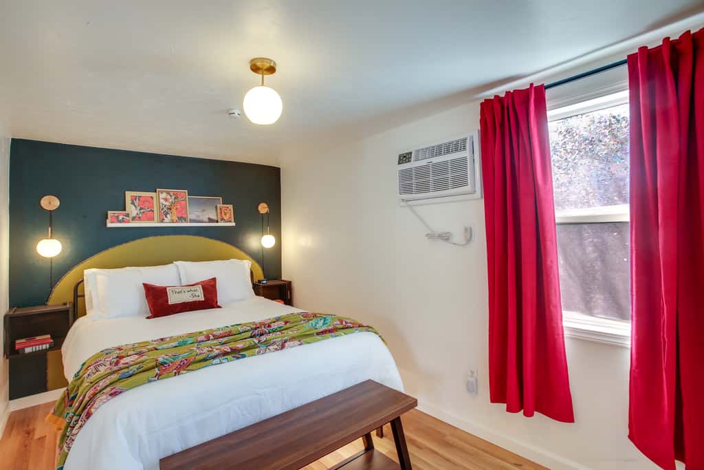 Unit 5: 1-BR w/ Workspace, Quick Hospital Run