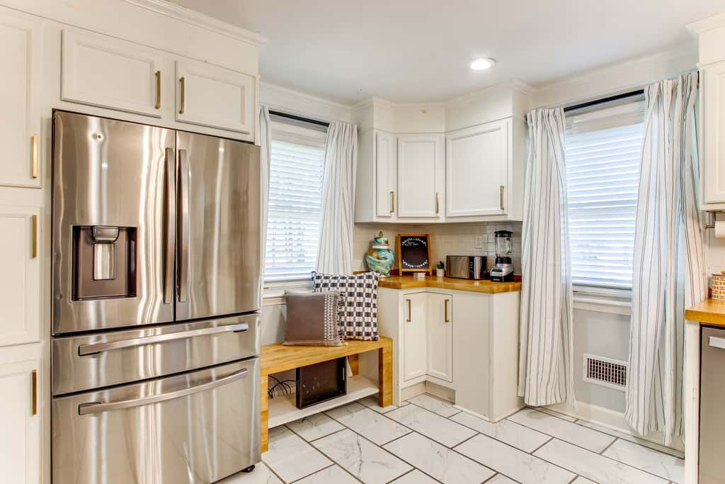 2 Mi to Historic Horse District: Dog-Friendly Home