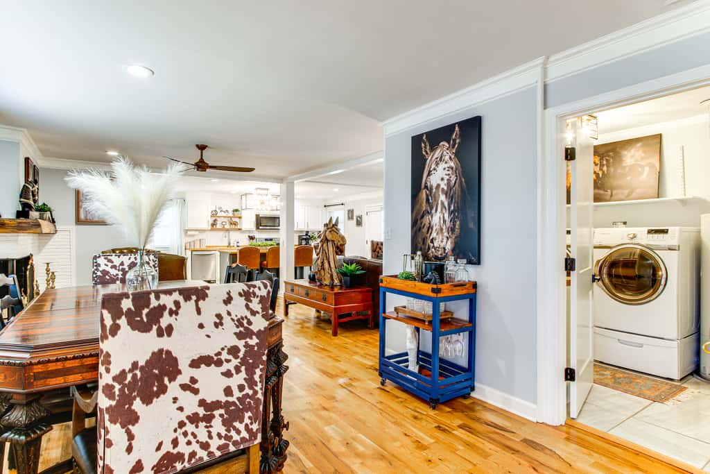 2 Mi to Historic Horse District: Dog-Friendly Home