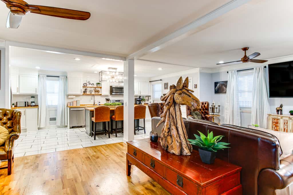 2 Mi to Historic Horse District: Dog-Friendly Home