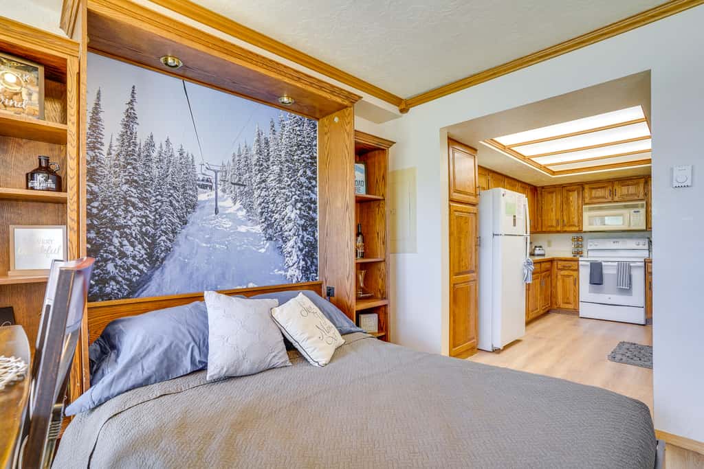 Hiking & Explore: Brian Head Condo w/ Indoor Pool!