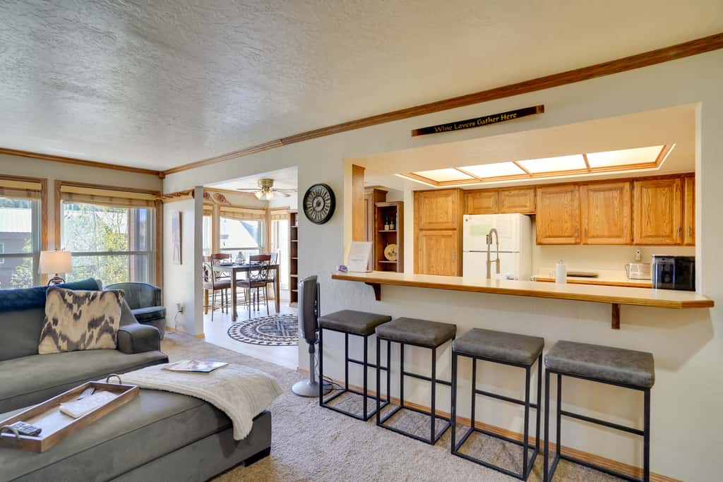 Hiking & Explore: Brian Head Condo w/ Indoor Pool!