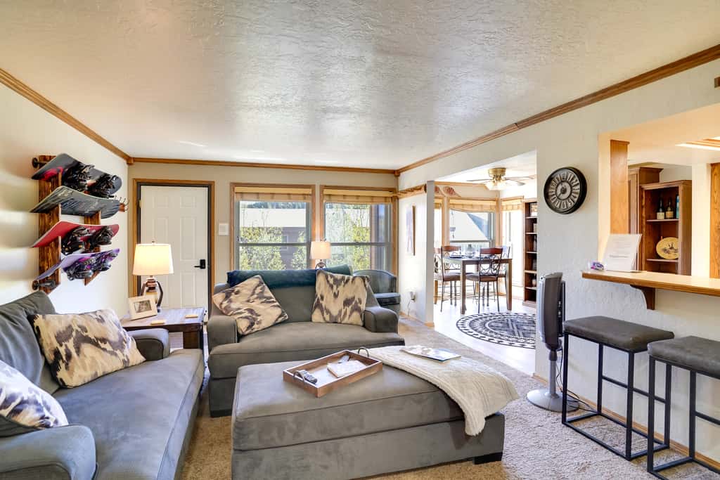 Hiking & Explore: Brian Head Condo w/ Indoor Pool!