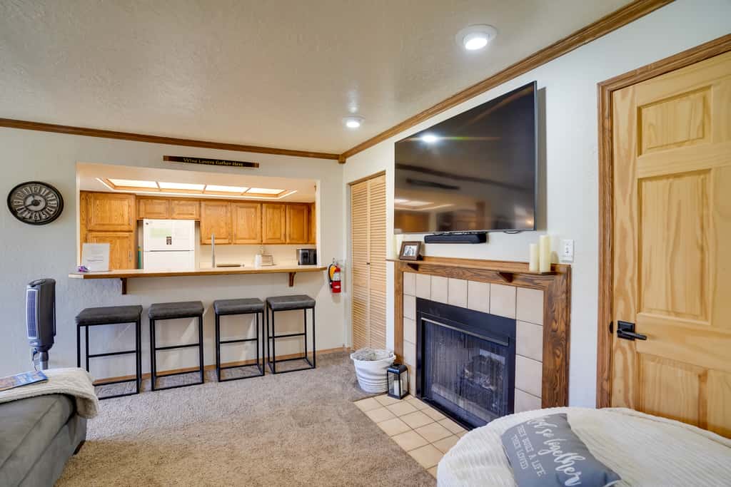 Hiking & Explore: Brian Head Condo w/ Indoor Pool!