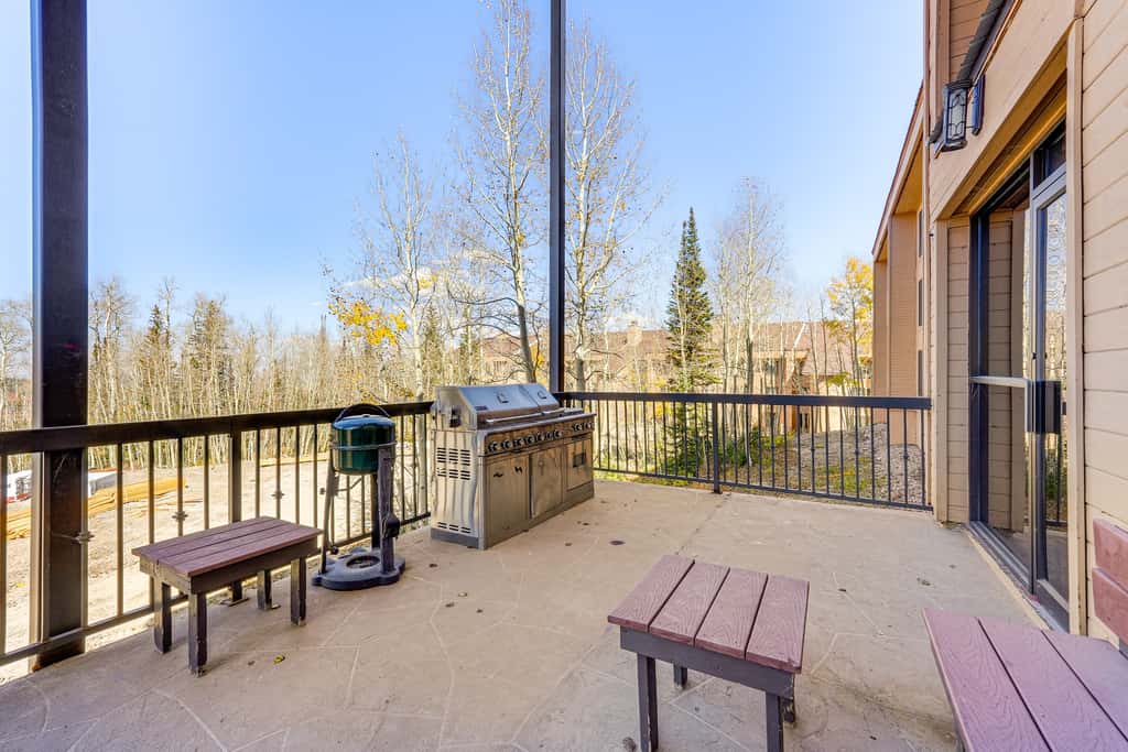 Hiking & Explore: Brian Head Condo w/ Indoor Pool!