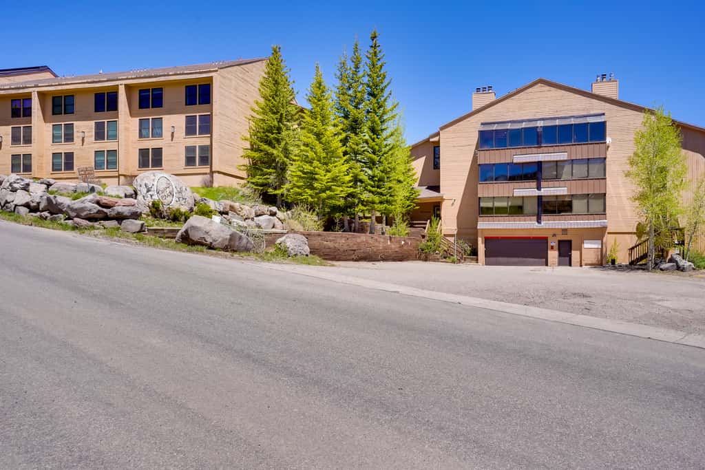 Hiking & Explore: Brian Head Condo w/ Indoor Pool!