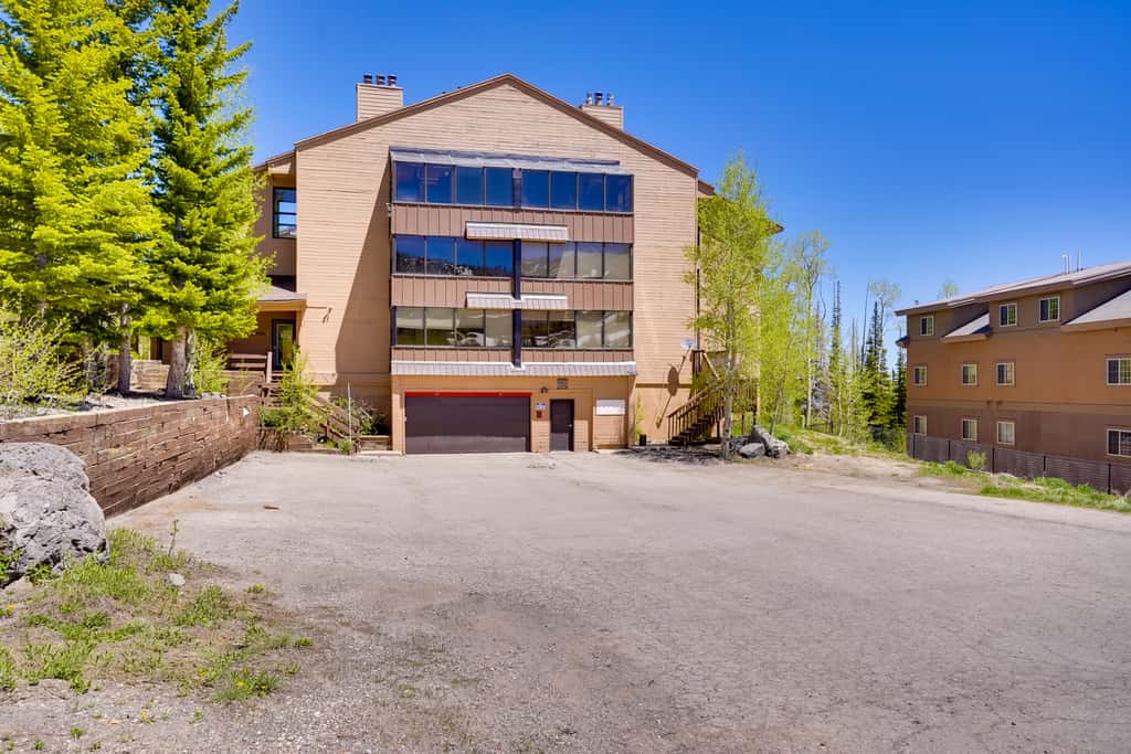 Hiking & Explore: Brian Head Condo w/ Indoor Pool!