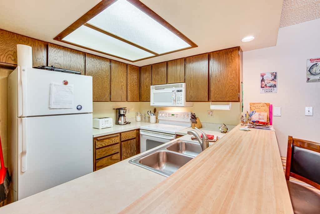 Walk to Giant Steps Ski Lift! Mtn Condo w/ Hot Tub