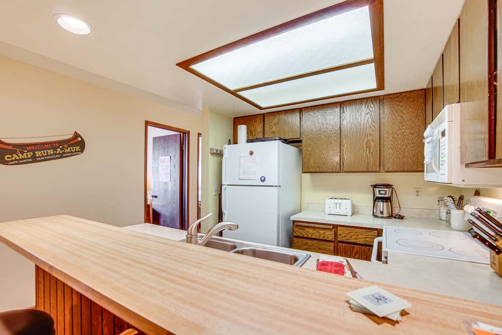 Walk to Giant Steps Ski Lift! Mtn Condo w/ Hot Tub