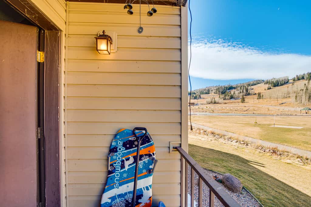 Walk to Giant Steps Ski Lift! Mtn Condo w/ Hot Tub