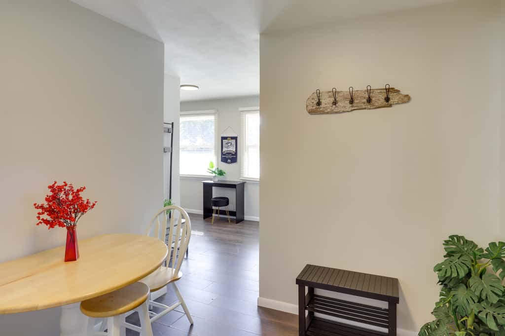 Lovely South Bend Home ~ 3 Mi to Dtwn & Notre Dame