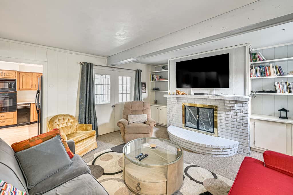 10-Speaker Movie Room for Notre Dame Weekends
