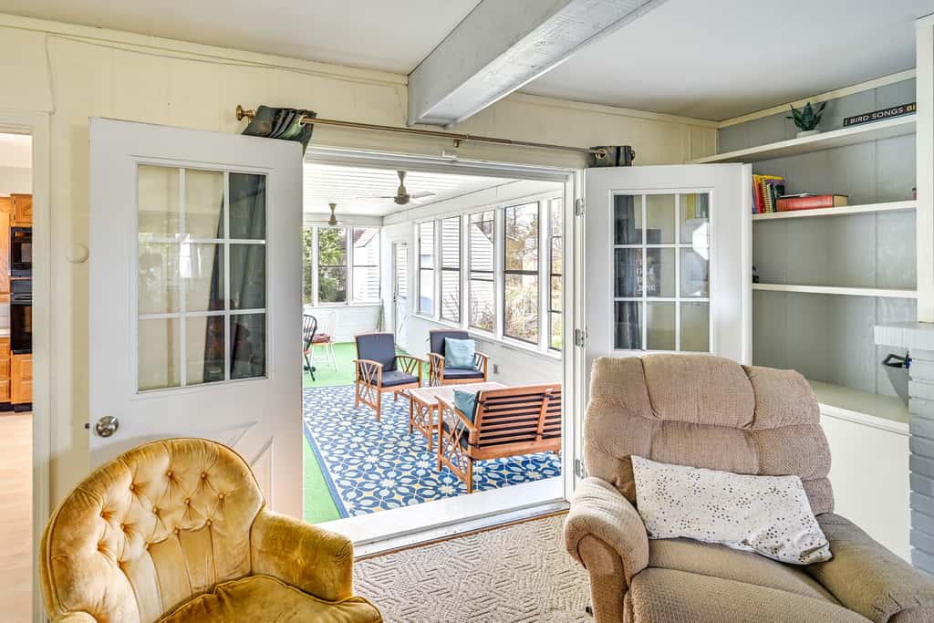 10-Speaker Movie Room for Notre Dame Weekends