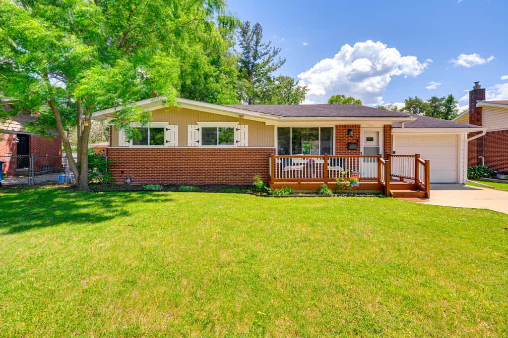 4 Mi to Dtwn Ann Arbor & UM! Cozy Retreat w/ Deck