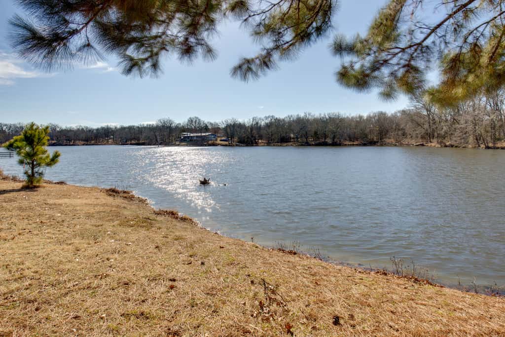 < 1 Mi to Lake Fork: ‘Appy Haven’ in Yantis