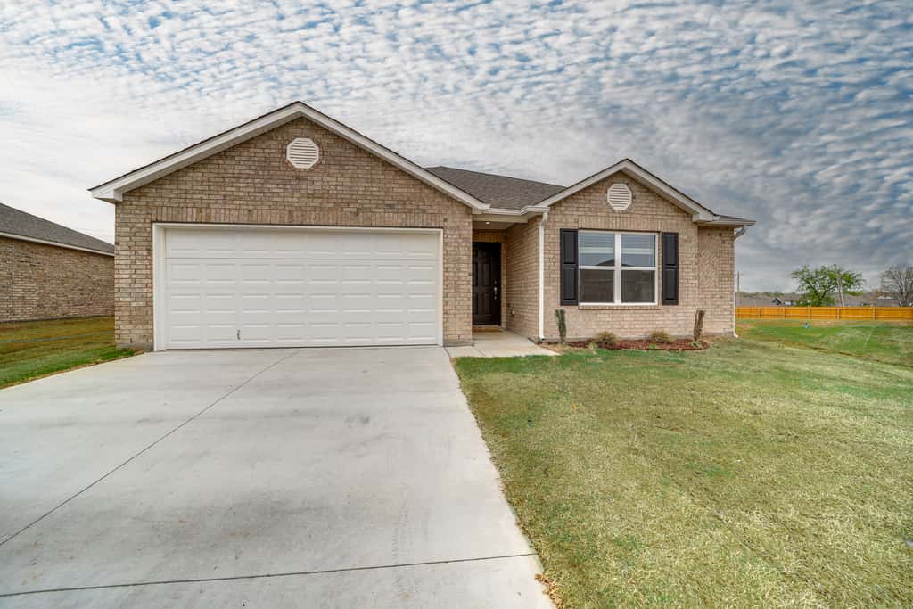 14 Mi to Tulsa: Home w/ Patio in Broken Arrow