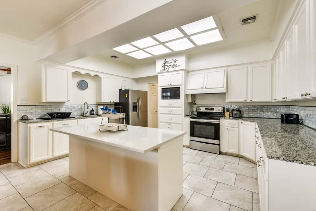 Stunning Baton Rouge Home w/ Pool: Near LSU!