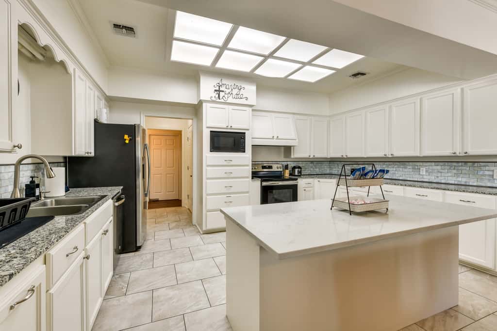 Stunning Baton Rouge Home w/ Pool: Near LSU!