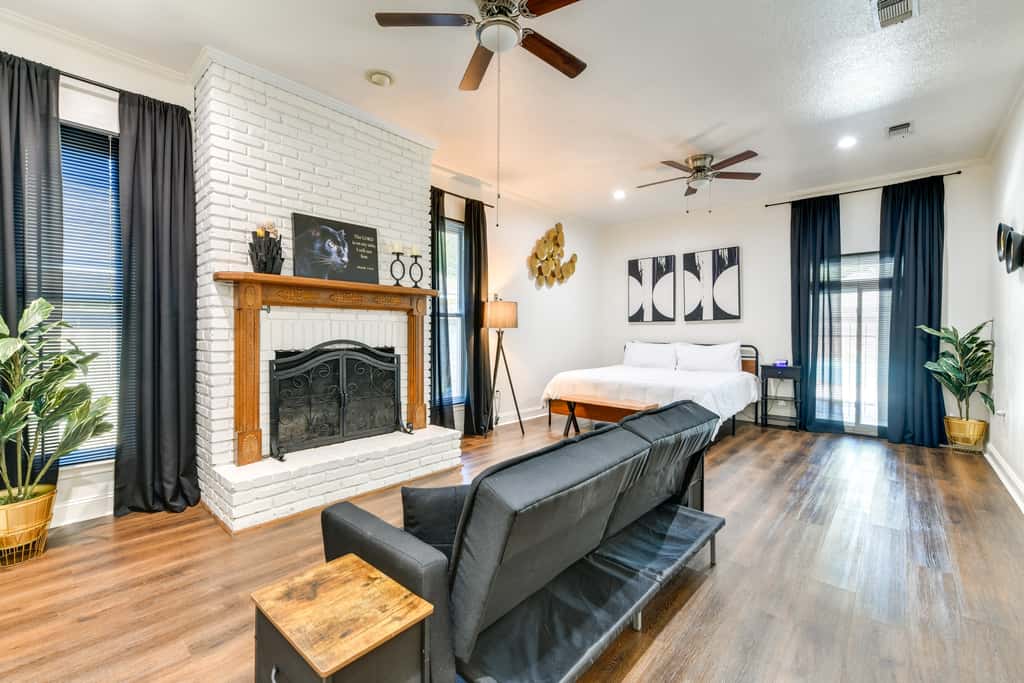 Stunning Baton Rouge Home w/ Pool: Near LSU!