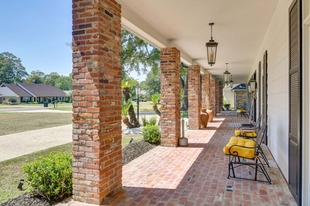 Stunning Baton Rouge Home w/ Pool: Near LSU!