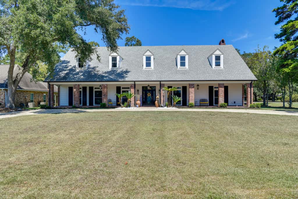 Stunning Baton Rouge Home w/ Pool: Near LSU!