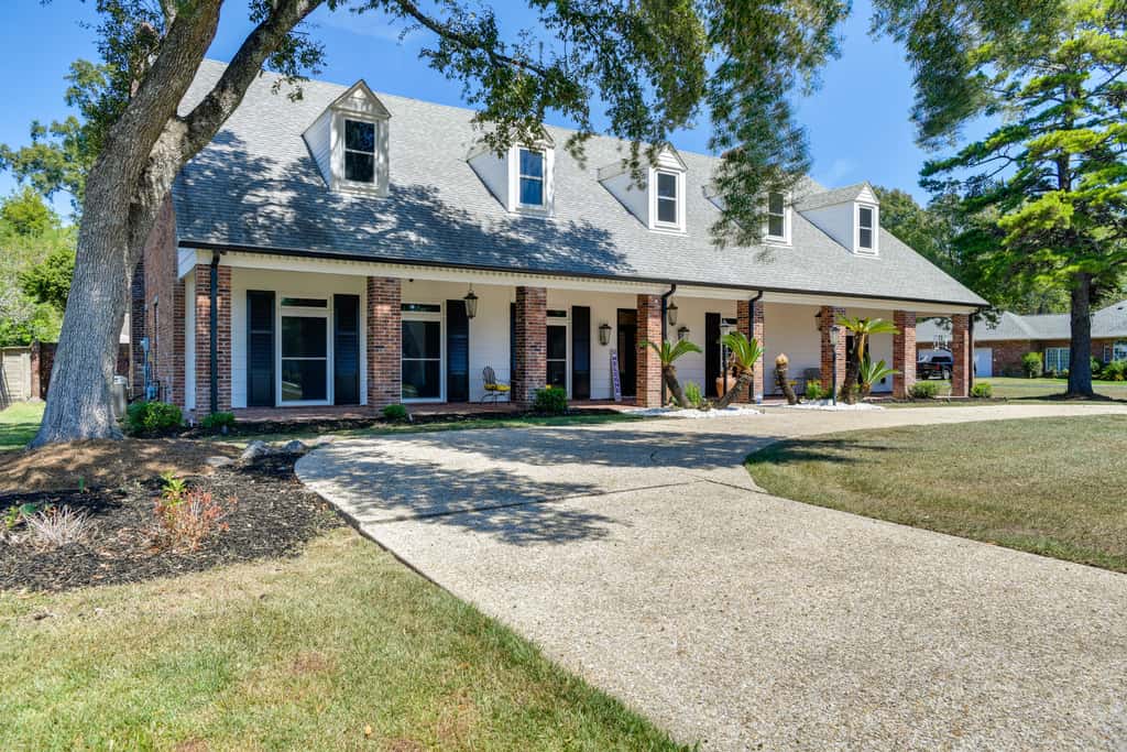 Stunning Baton Rouge Home w/ Pool: Near LSU!