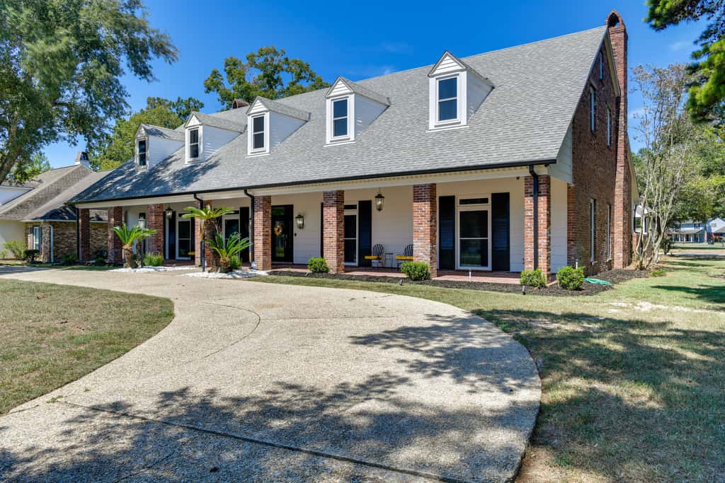 Stunning Baton Rouge Home w/ Pool: Near LSU!