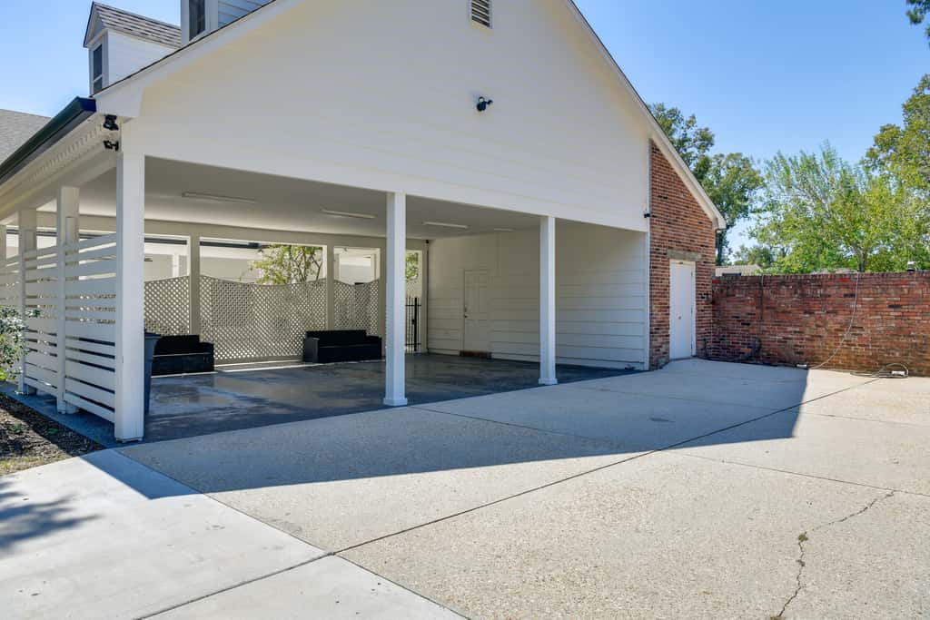 Stunning Baton Rouge Home w/ Pool: Near LSU!