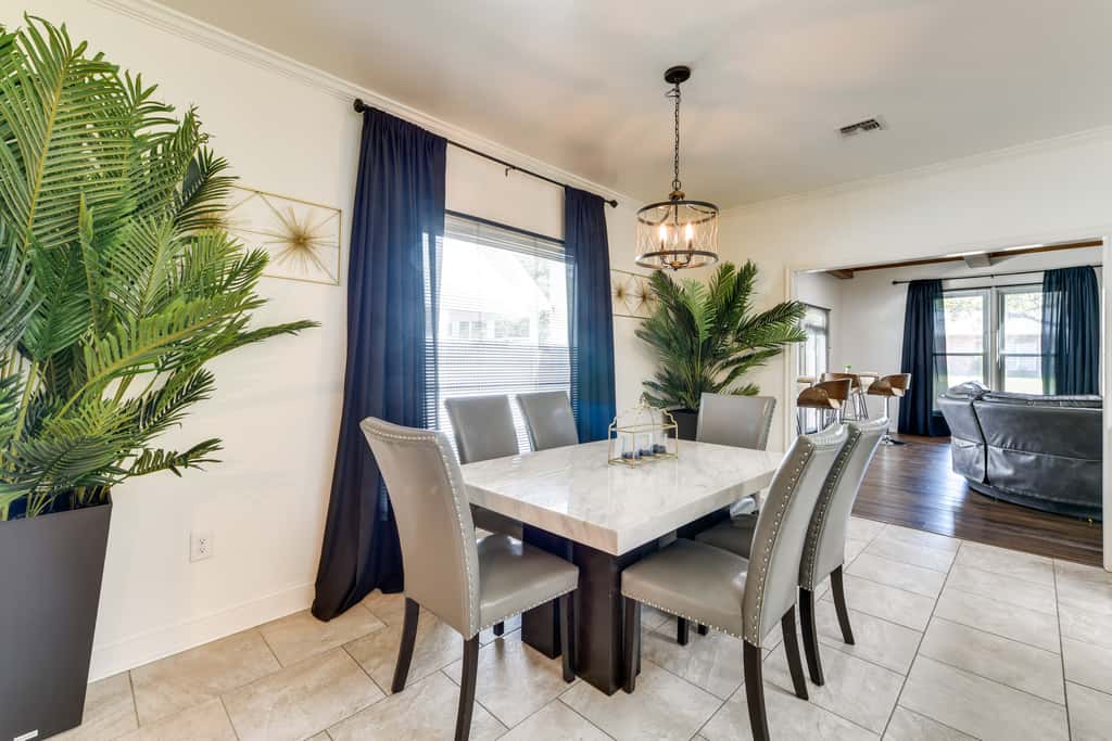 Stunning Baton Rouge Home w/ Pool: Near LSU!