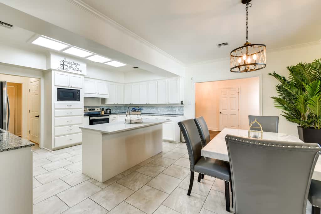 Stunning Baton Rouge Home w/ Pool: Near LSU!