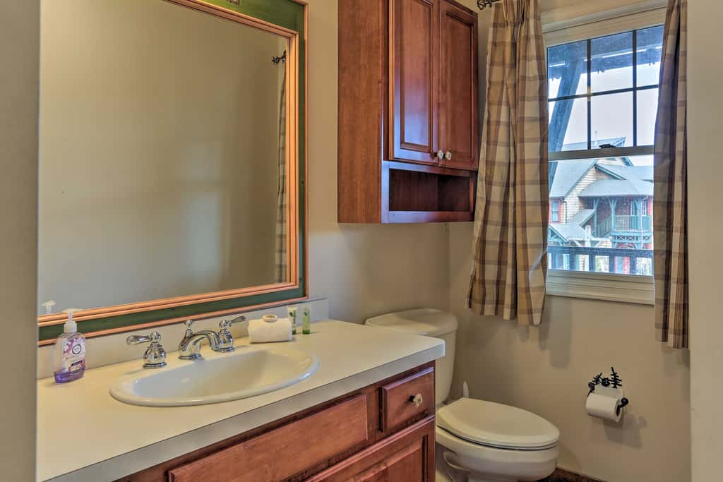 Mountain Creek Resort Home - Hot Tub & Pool Access