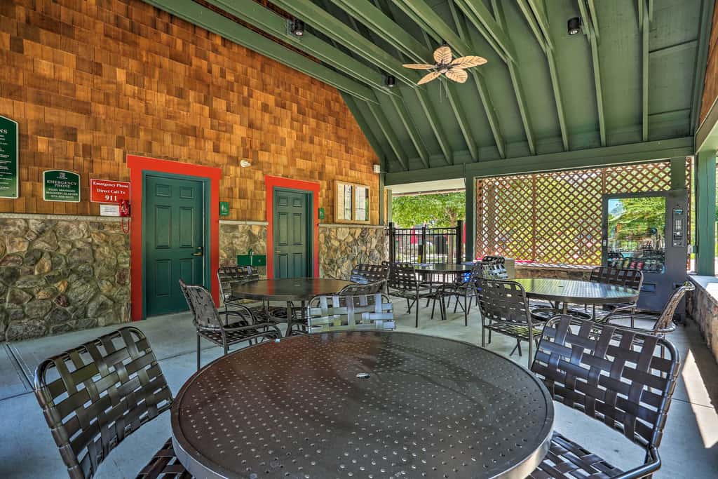 Mountain Creek Resort Home - Hot Tub & Pool Access