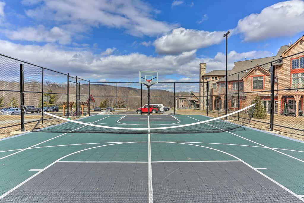 Mountain Creek Resort Home - Hot Tub & Pool Access