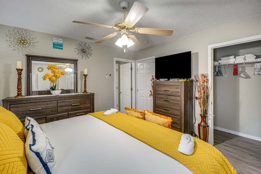 1 Mi to Gulf & Close to Casinos! Quiet Biloxi Home