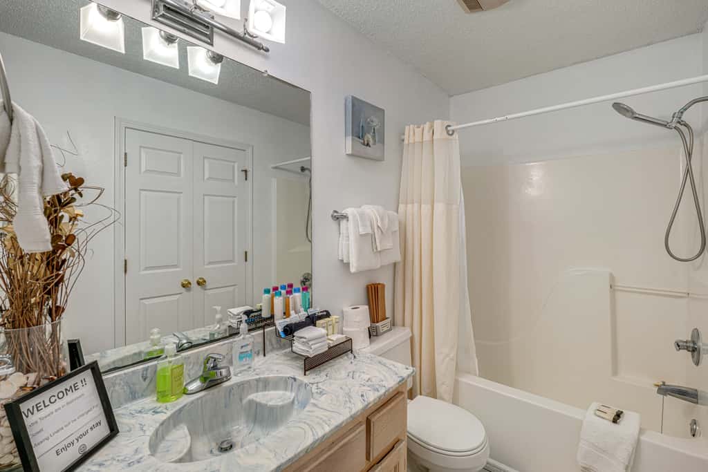 1 Mi to Gulf & Close to Casinos! Quiet Biloxi Home
