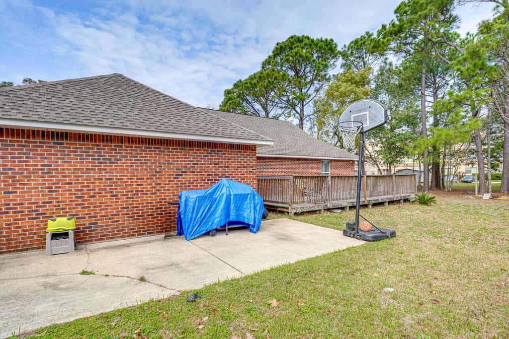 1 Mi to Gulf & Close to Casinos! Quiet Biloxi Home