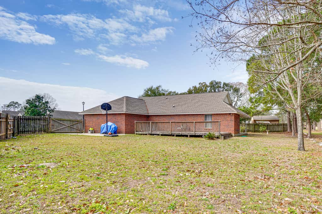 1 Mi to Gulf & Close to Casinos! Quiet Biloxi Home