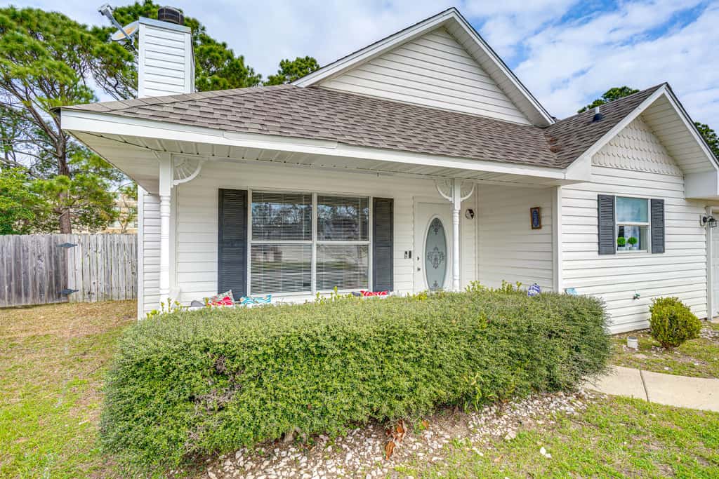 1 Mi to Gulf & Close to Casinos! Quiet Biloxi Home