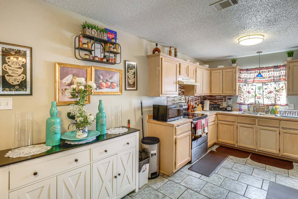 1 Mi to Gulf & Close to Casinos! Quiet Biloxi Home