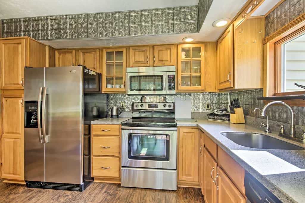 Spacious Apt w/ Yard: 3 Mi to Windham Mountain