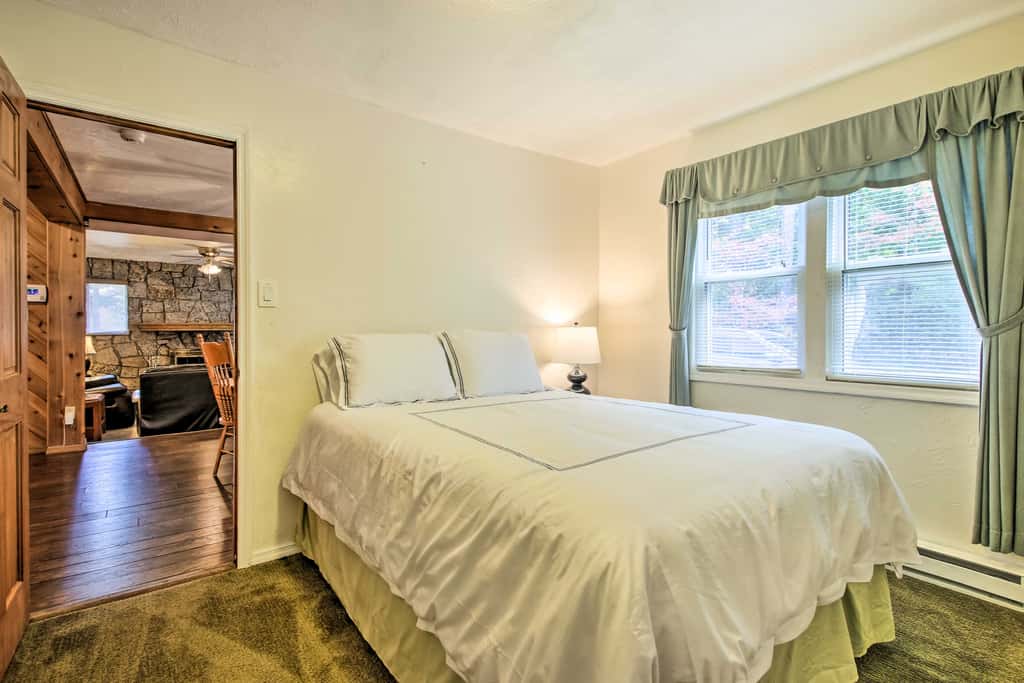 Spacious Apt w/ Yard: 3 Mi to Windham Mountain