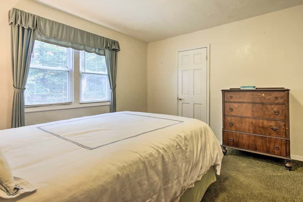 Spacious Apt w/ Yard: 3 Mi to Windham Mountain