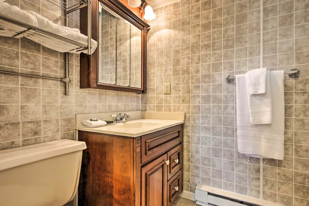 Spacious Apt w/ Yard: 3 Mi to Windham Mountain