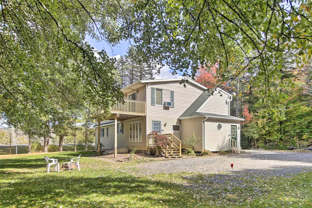 Spacious Apt w/ Yard: 3 Mi to Windham Mountain