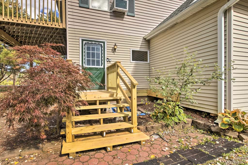Spacious Apt w/ Yard: 3 Mi to Windham Mountain