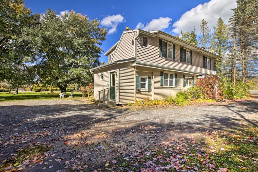 Spacious Apt w/ Yard: 3 Mi to Windham Mountain