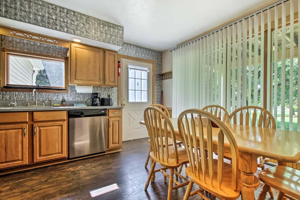 Spacious Apt w/ Yard: 3 Mi to Windham Mountain