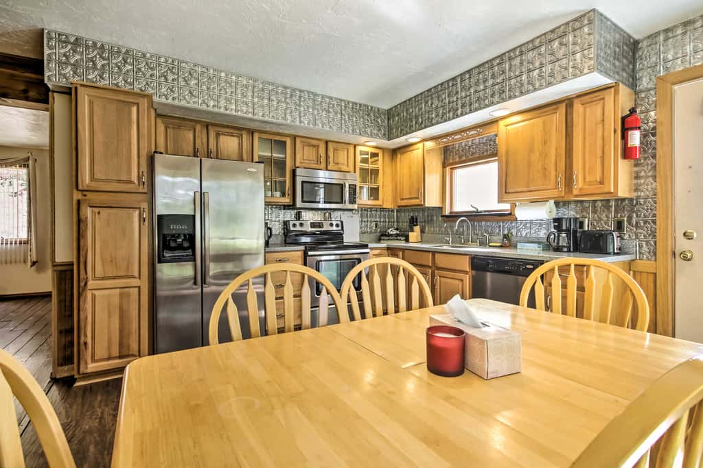 Spacious Apt w/ Yard: 3 Mi to Windham Mountain