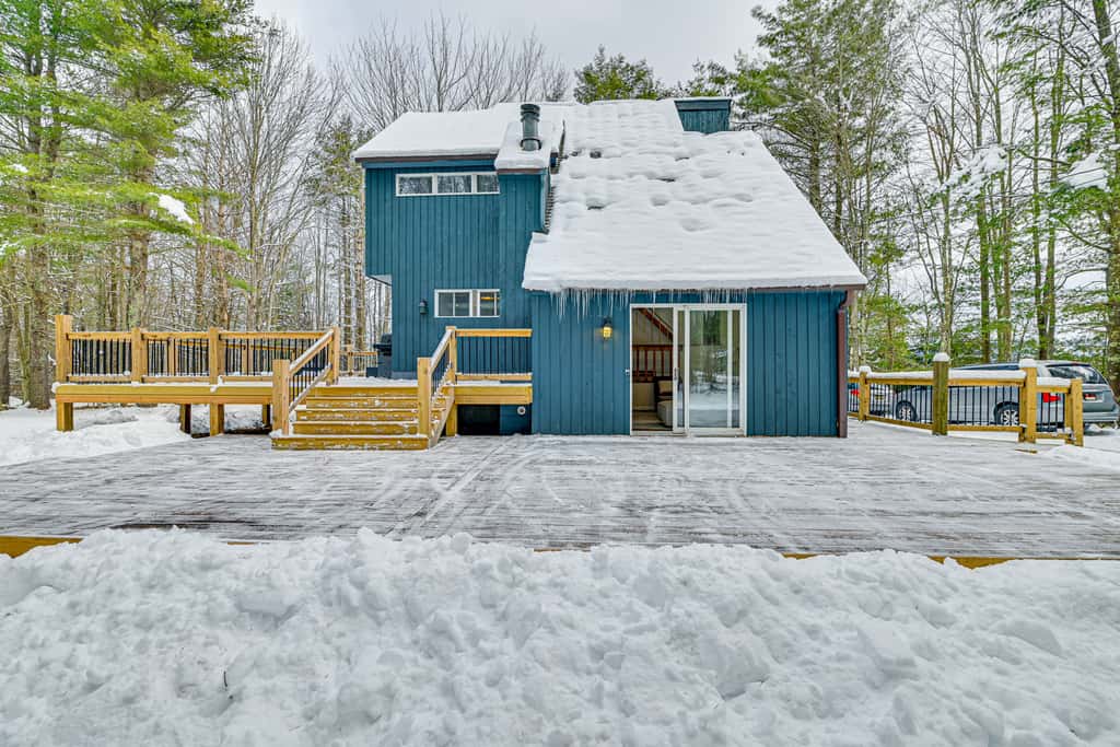 Ski, Hike & Golf: Pet-Friendly Windham Retreat