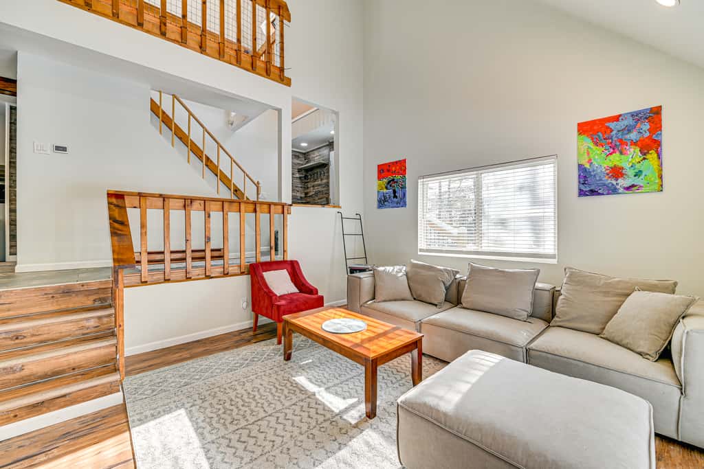Ski, Hike & Golf: Pet-Friendly Windham Retreat
